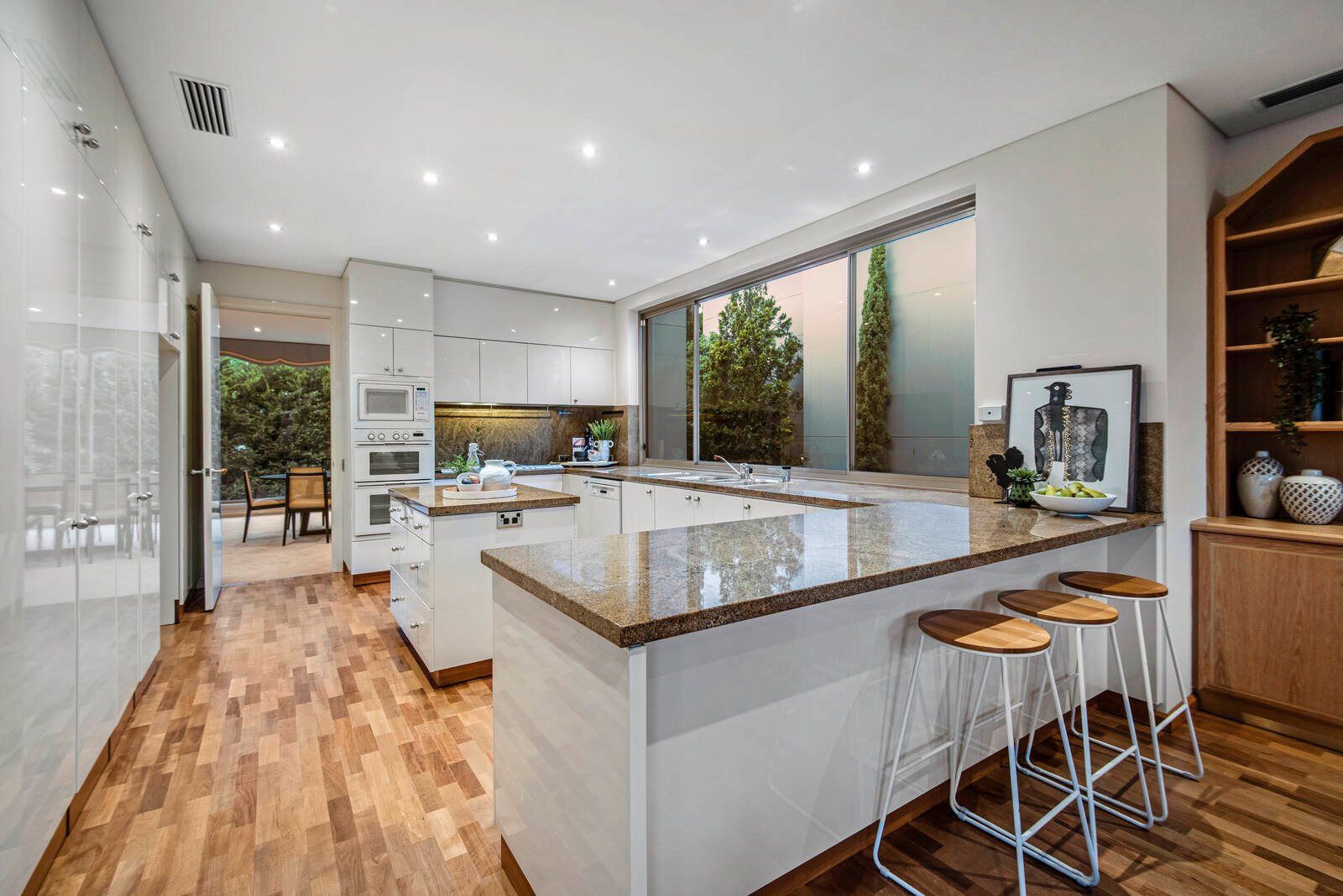 Property Gallery Thumbnail 11