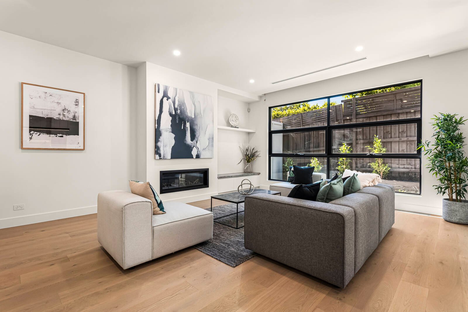 Property Gallery Thumbnail 2