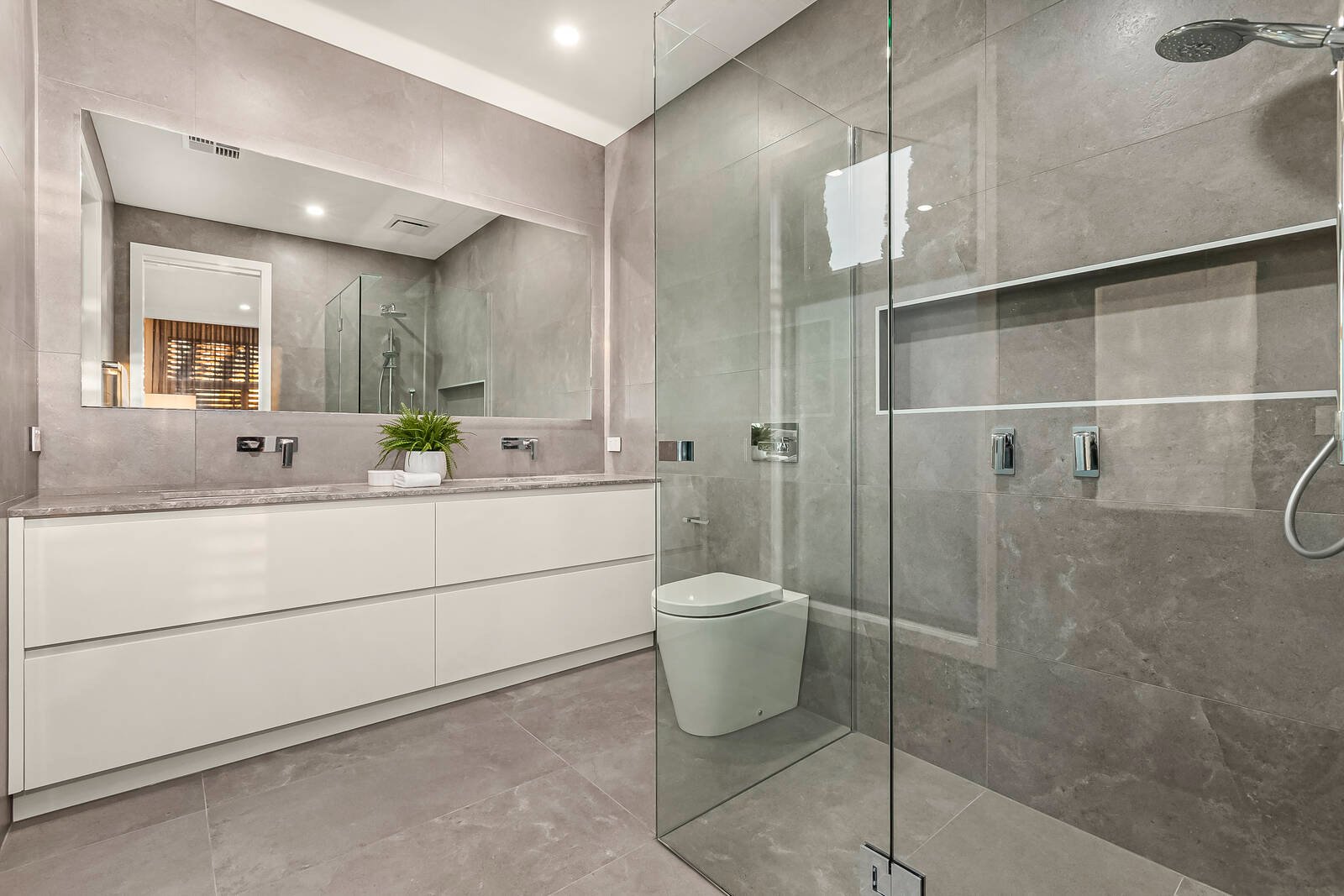 Property Gallery Thumbnail 12