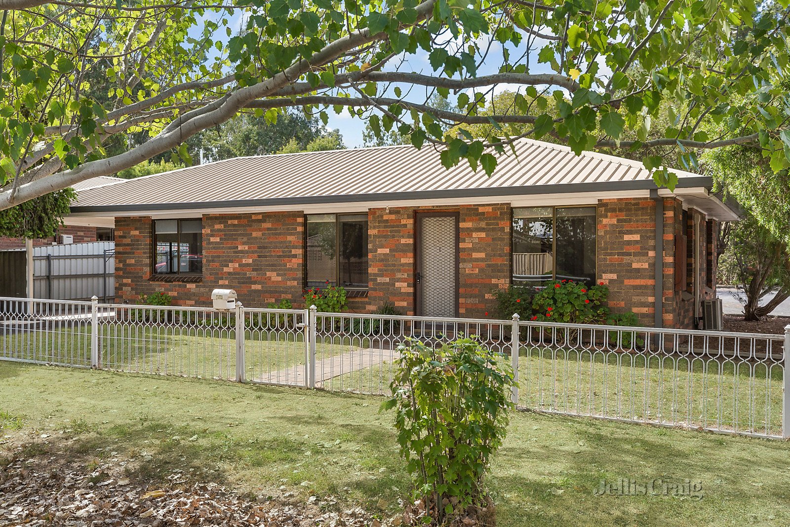 Unit 1/10 Gaulton Street, Castlemaine image 1