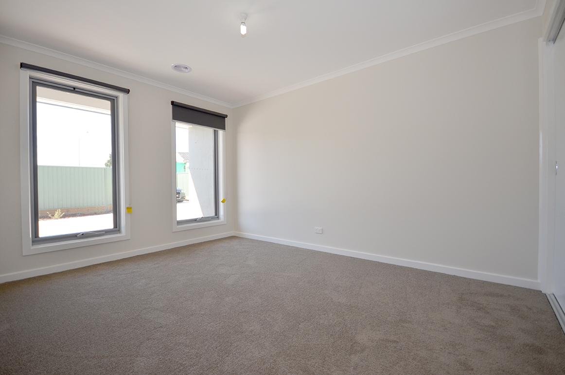 Unit 1/1328 Geelong Road, Mount Clear image 5