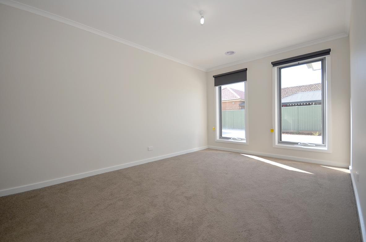 Unit 1/1328 Geelong Road, Mount Clear image 6