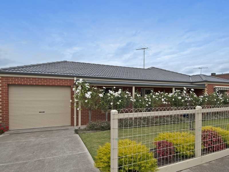 Unit 1,17 Griffen Street, Hamlyn Heights image 1
