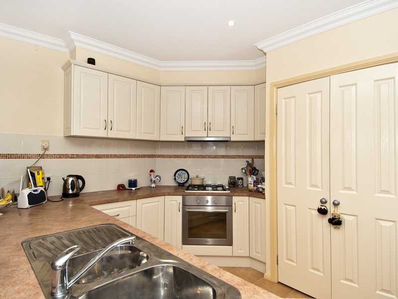 Unit 1,17 Griffen Street, Hamlyn Heights image 2