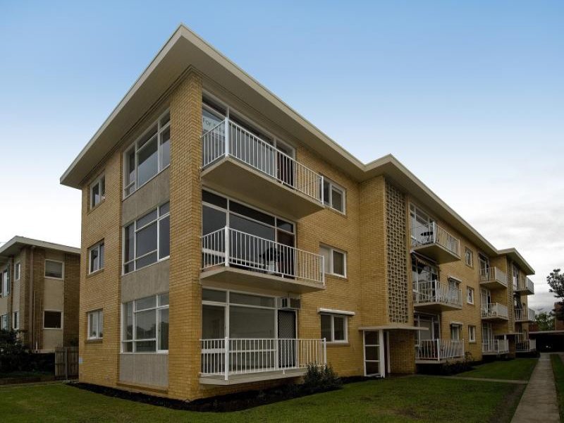 Unit 1,17A The Esplanade, Geelong image 1