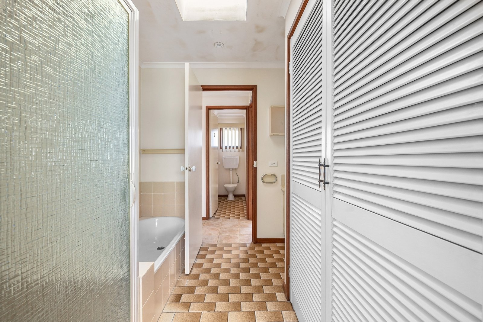 Property Gallery Thumbnail 11