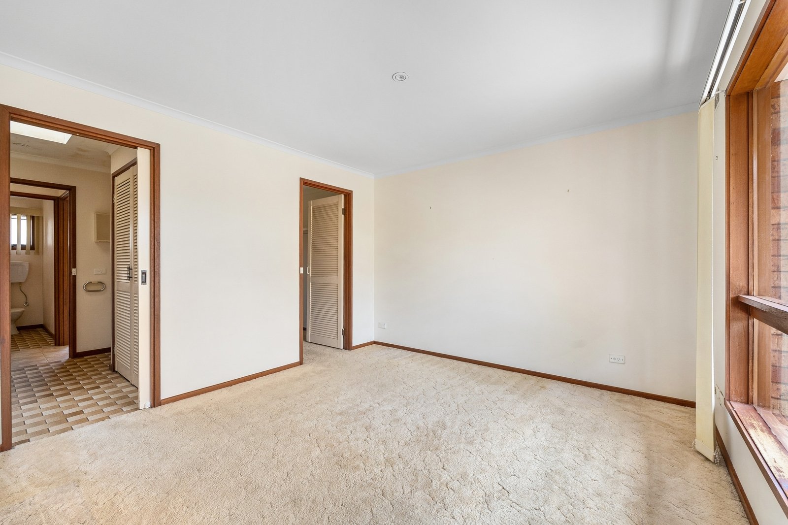 Property Gallery Thumbnail 12