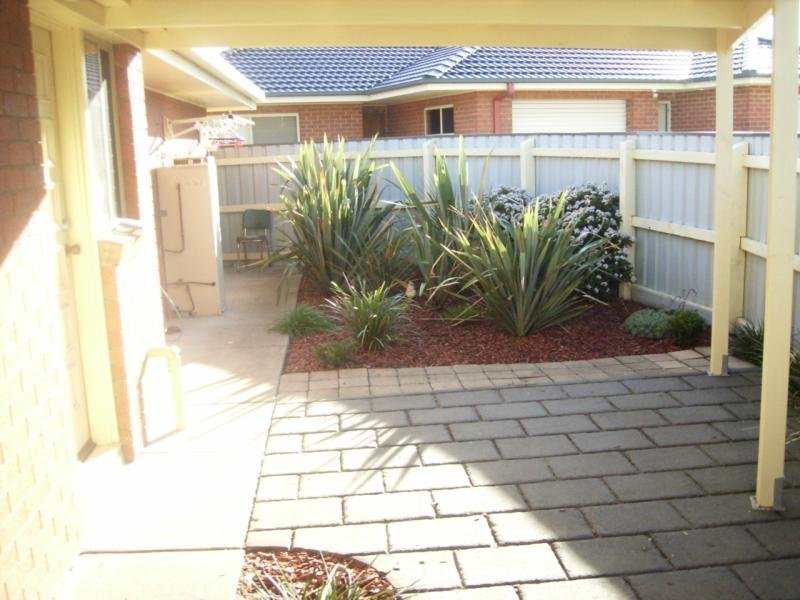 Unit 1,8-10 Strathmore Court, St Albans Park image 4
