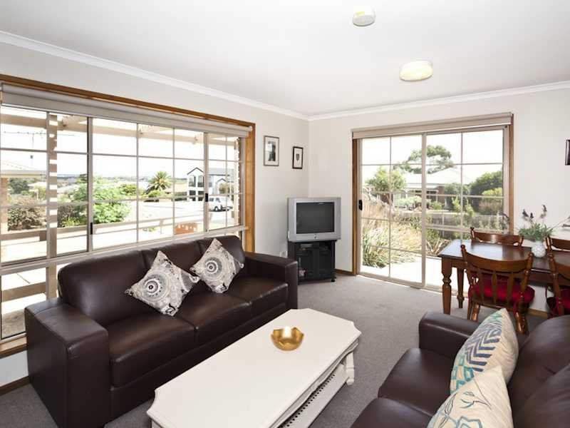Unit 2,19 Donvale Drive, Leopold image 1