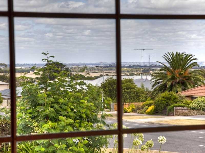 Unit 2,19 Donvale Drive, Leopold image 3
