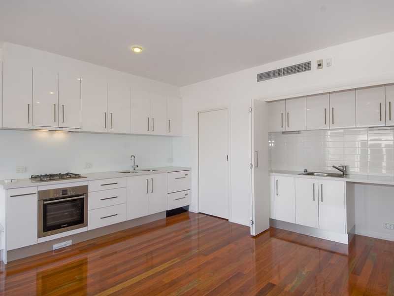 Unit 2,408 Ryrie Street, East Geelong image 2