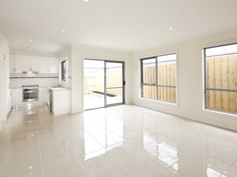 Unit 2,63 Oakwood Crescent, Waurn Ponds image 4