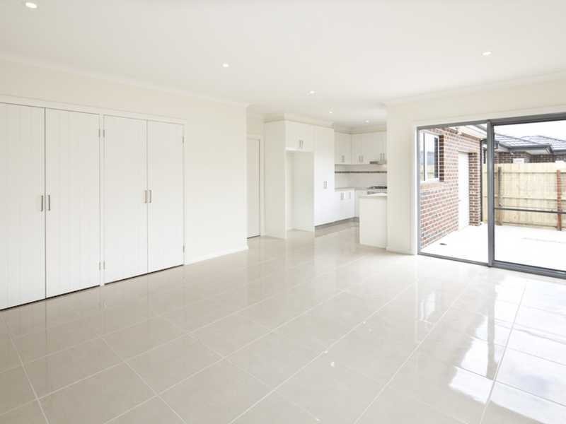 Unit 2,63 Oakwood Crescent, Waurn Ponds image 5