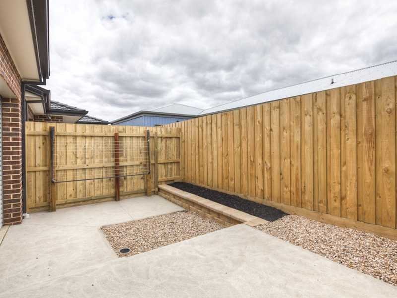 Unit 2,63 Oakwood Crescent, Waurn Ponds image 10