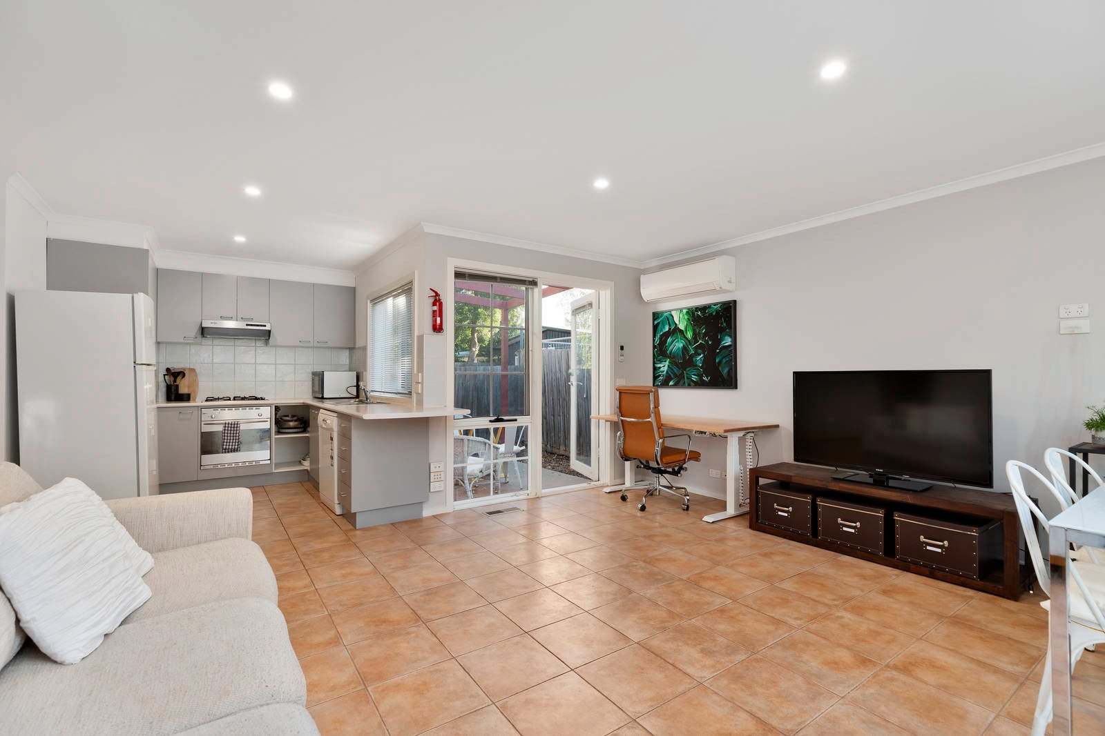Property Gallery Thumbnail 6