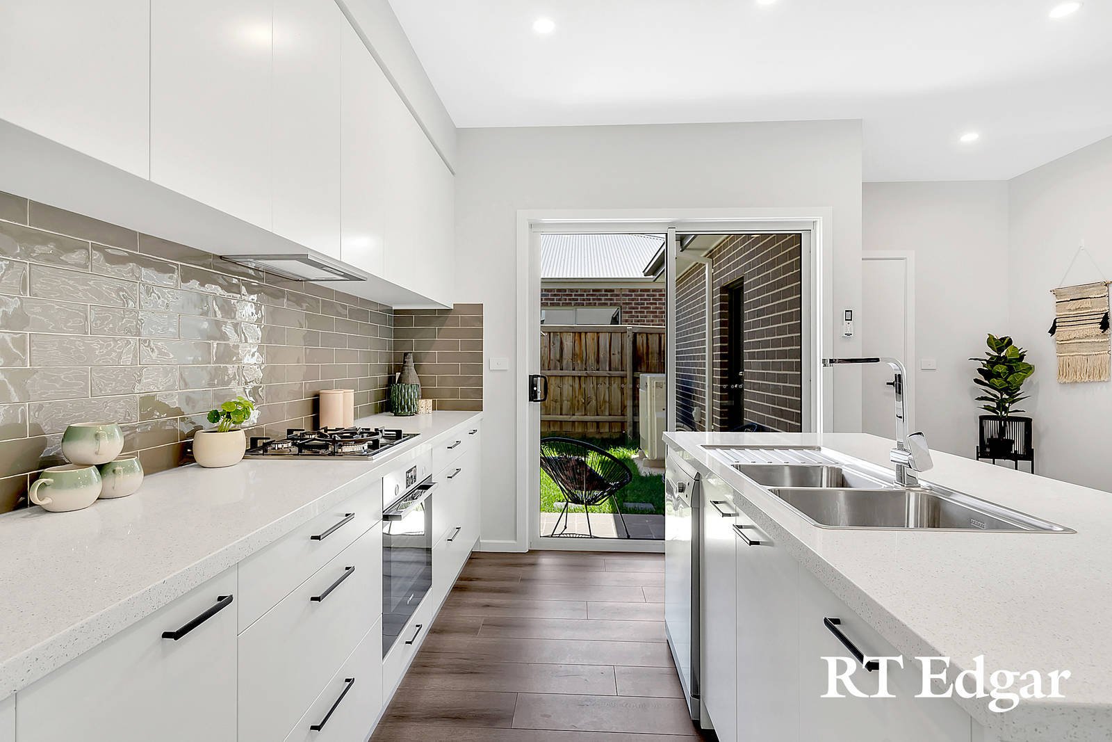 Property Gallery Thumbnail 3