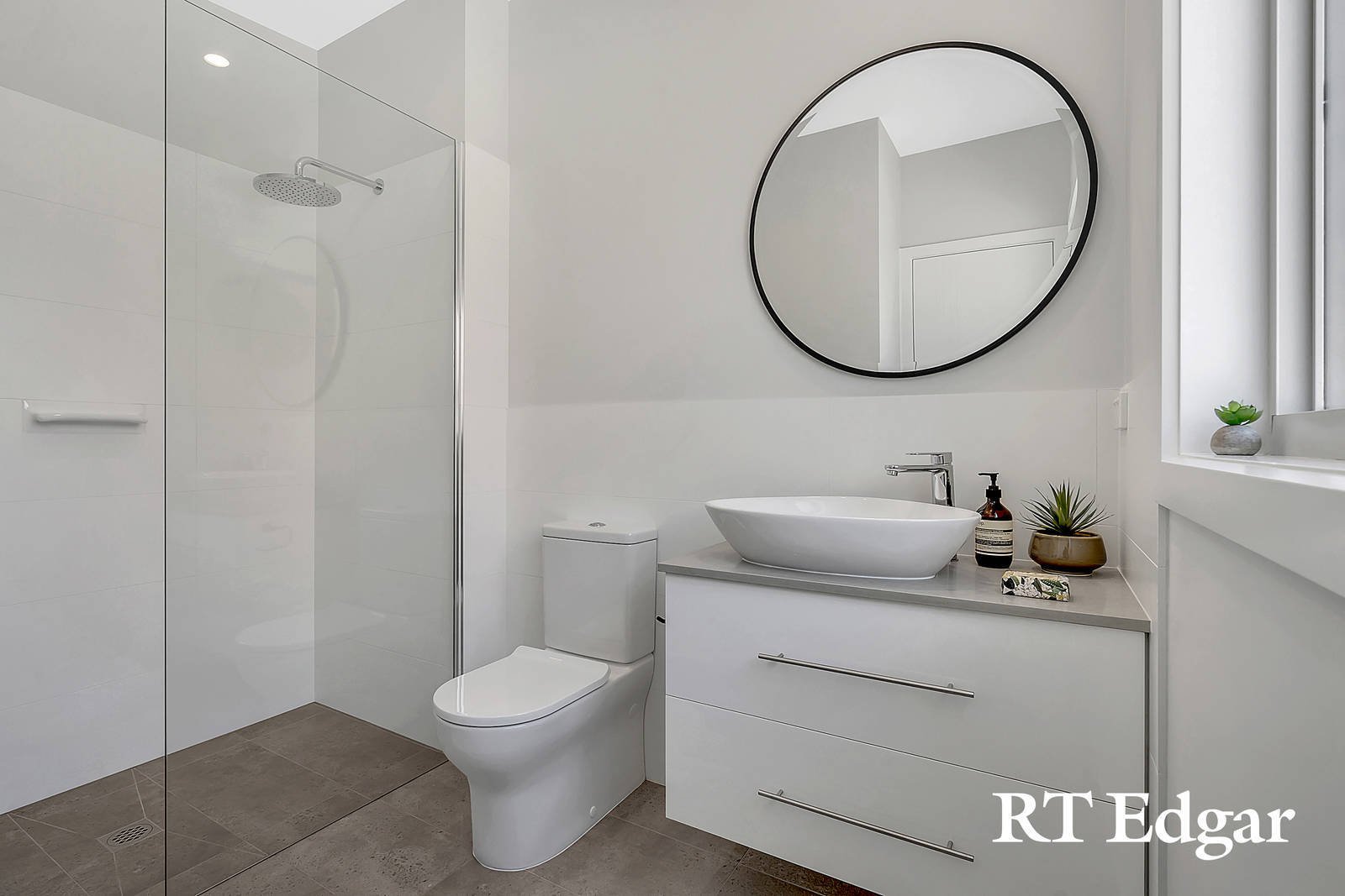 Property Gallery Thumbnail 8