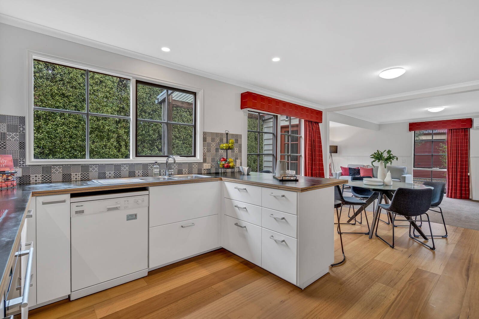 Property Gallery Thumbnail 5