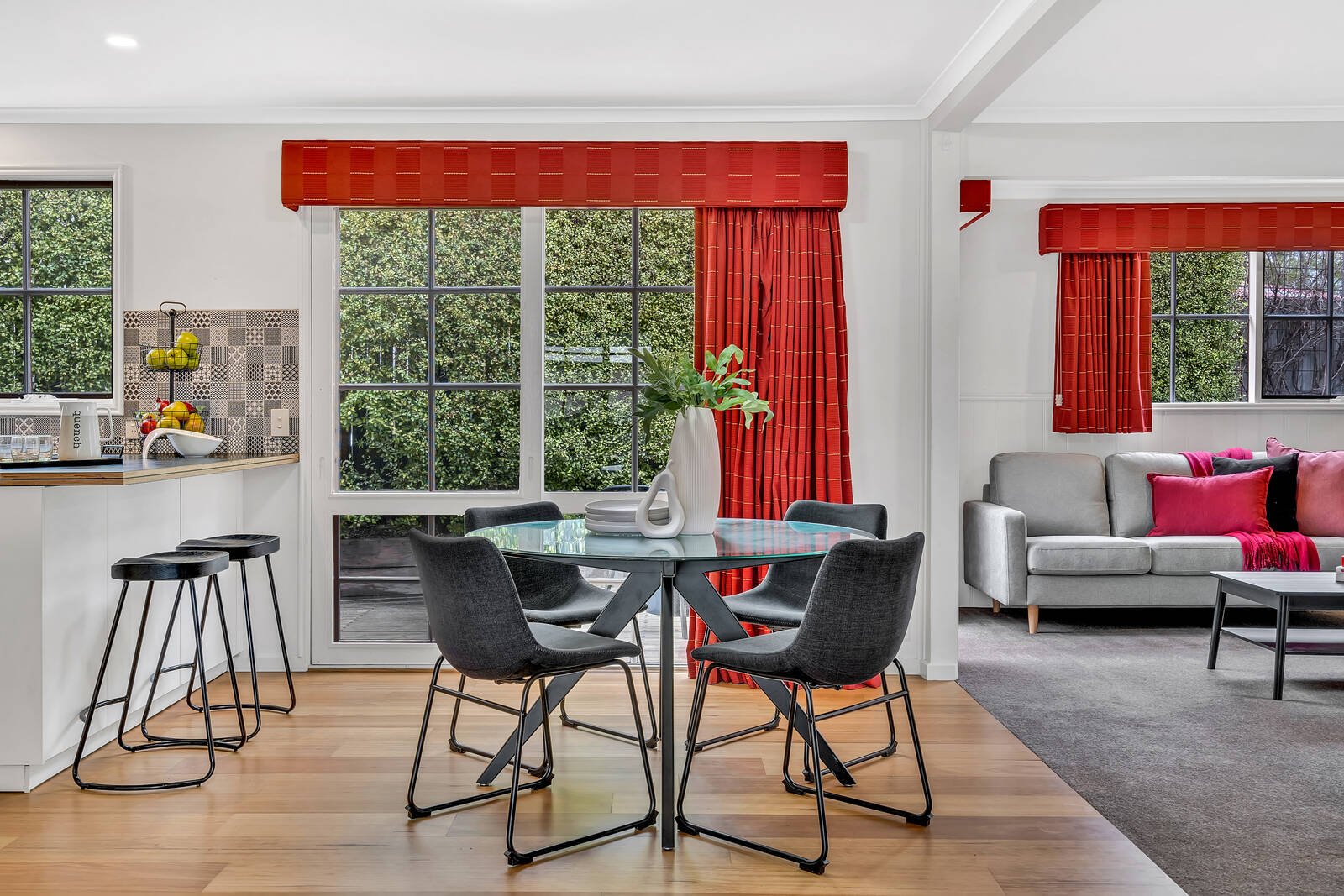Property Gallery Thumbnail 6