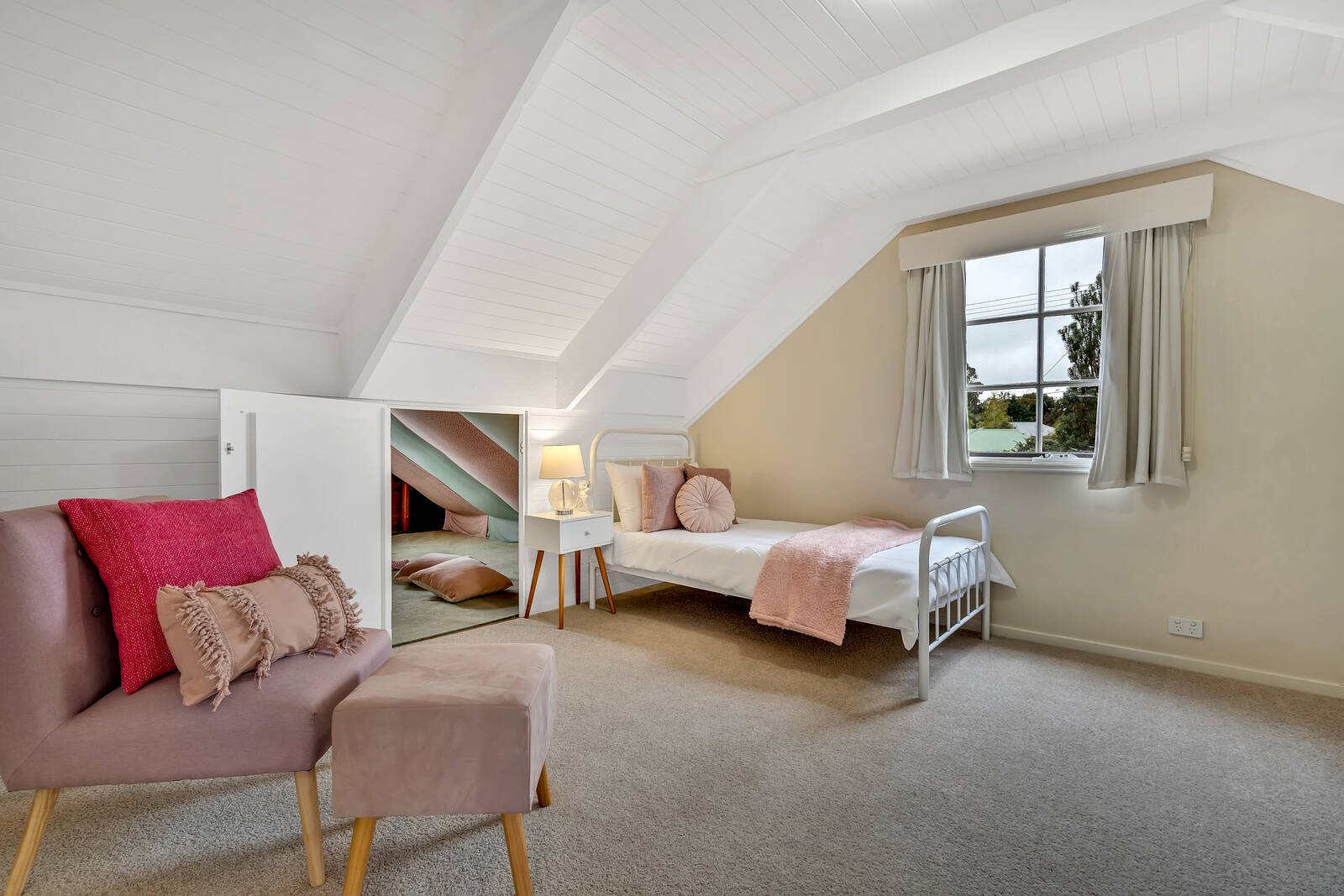 Property Gallery Thumbnail 17