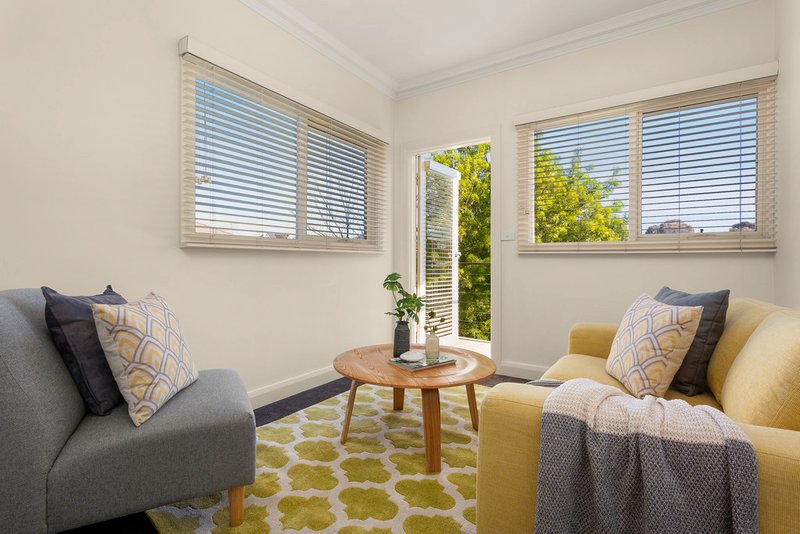 10 Milan Street, Doncaster East 10 Milan Street, Doncaster East