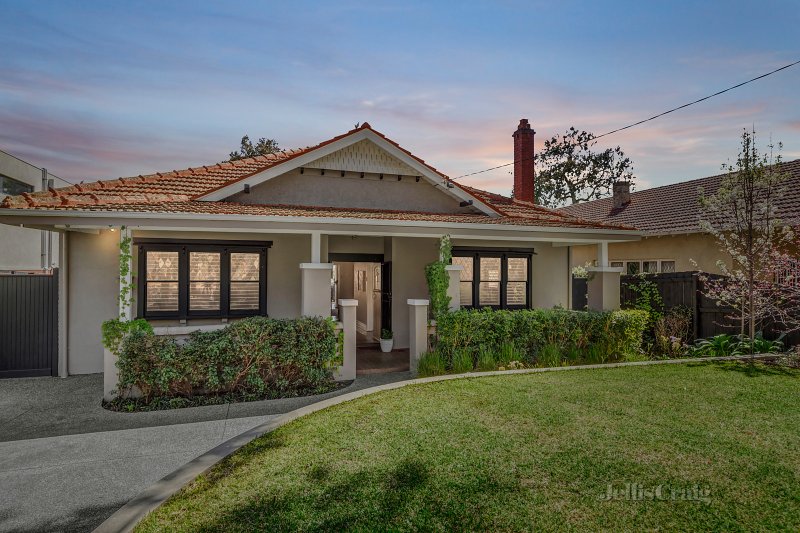 10 Nicholson Street