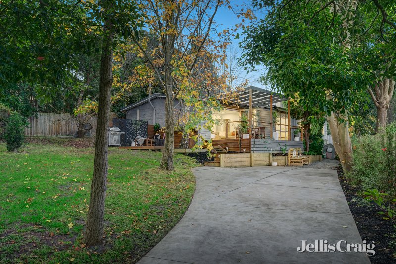 10 Yarra Road, Croydon North, VIC 3136 House for Sale