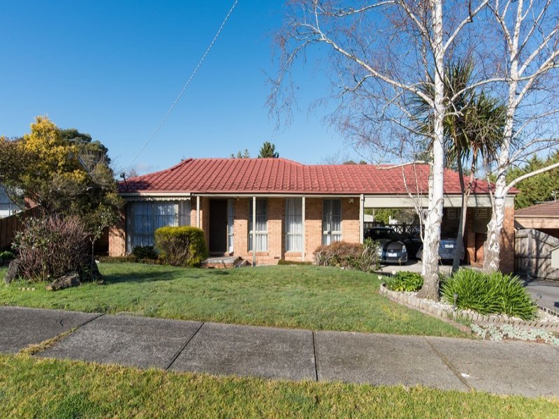 11 Derriman Court, Mooroolbark, VIC 3138 House for Sale