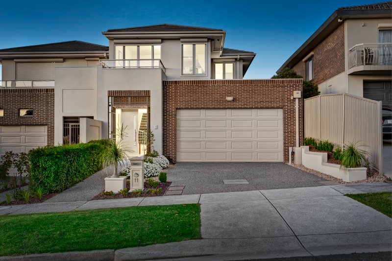 11 Hillingdon Crescent, Doncaster, VIC 3108 House for Sale