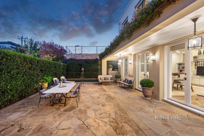 11 Montalto Avenue