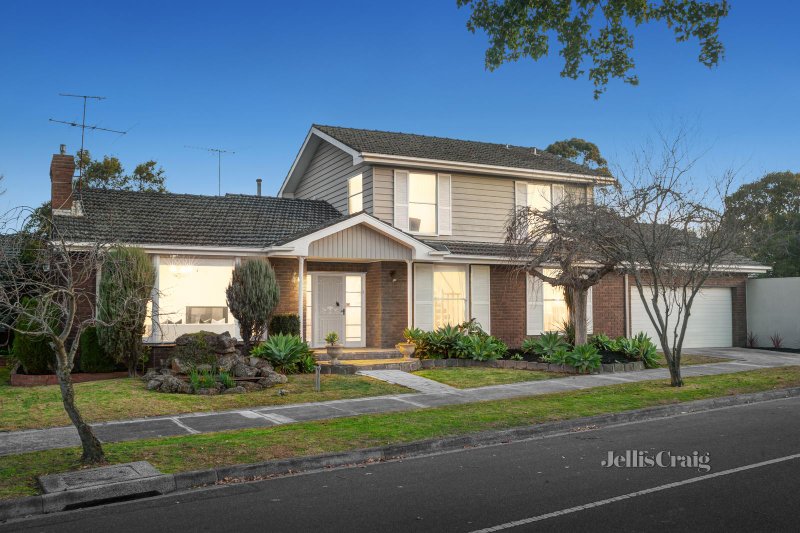 111 Lawrence Road, Mount Waverley, VIC 3149 House for Sale