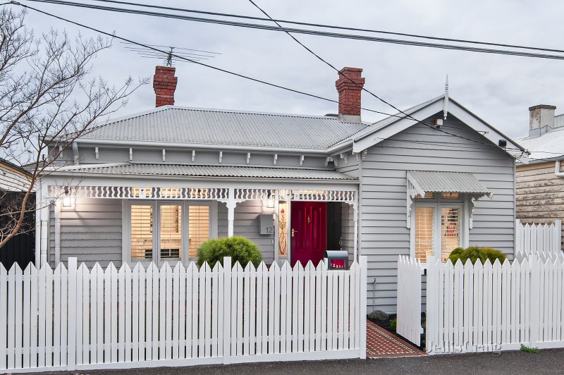 12 Aitken Street