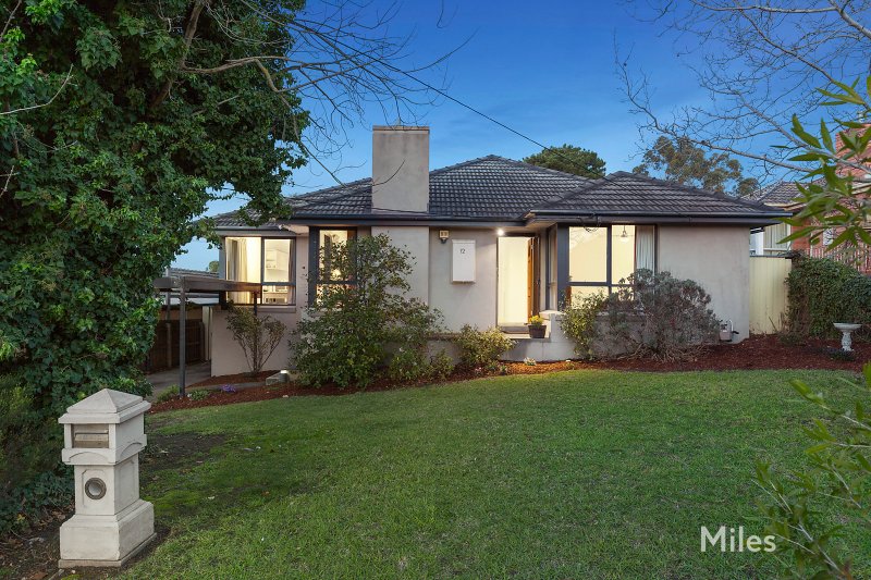 12 Castleton Road, Viewbank 4 bed, 2 bath House for Sale