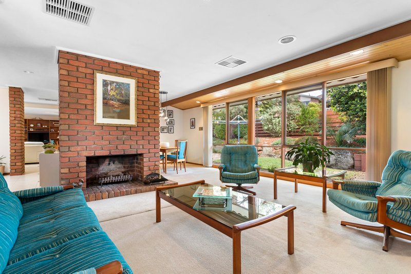 12 Devlaw Dr , Doncaster East 12 Devlaw Dr , Doncaster East