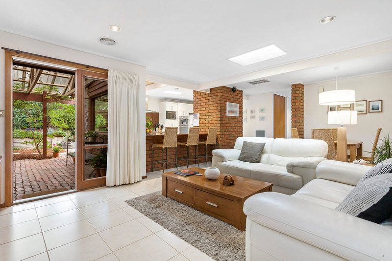 12 Devlaw Dr , Doncaster East 12 Devlaw Dr , Doncaster East