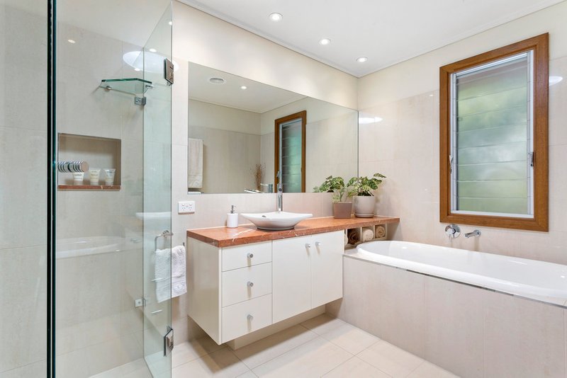 12 Devlaw Dr , Doncaster East 12 Devlaw Dr , Doncaster East