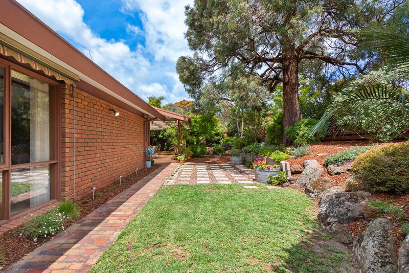 12 Devlaw Dr , Doncaster East 12 Devlaw Dr , Doncaster East