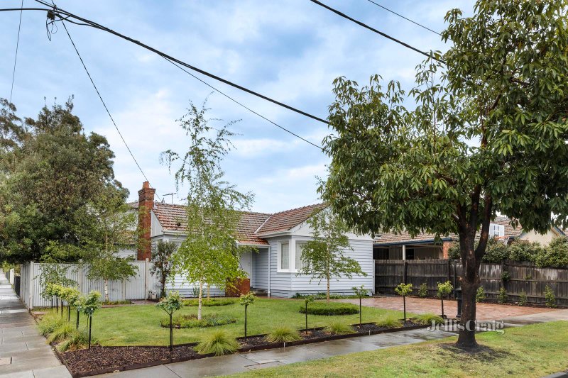 1/2 Simmonds Street, Hughesdale, VIC 3166 House for Sale