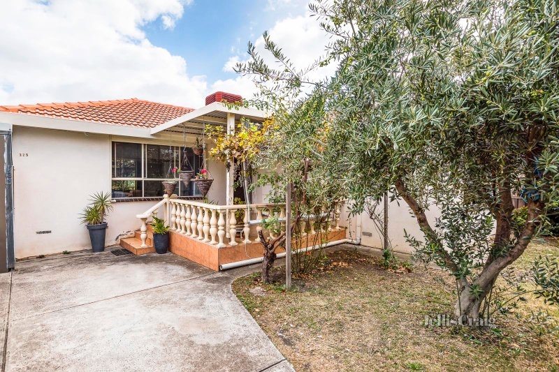 123 Edgars Road, Thomastown, VIC 3074 House for Sale