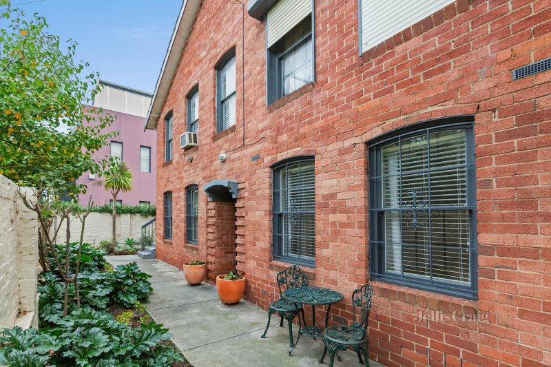 1/2430 Raglan Street, South Melbourne, VIC 3205 Apartment for Sale