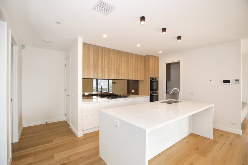 124 Woodhouse Grove