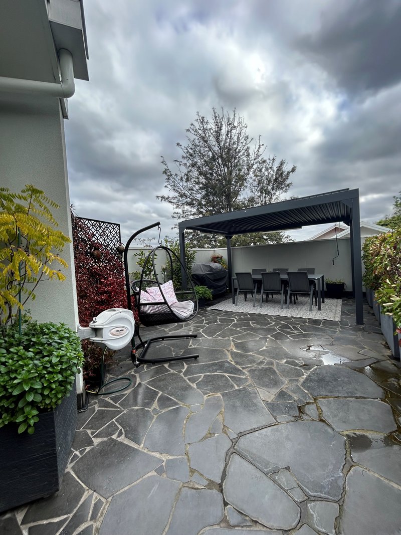 1/27 Young Street, Ivanhoe 3 bed, 2 bath Townhouse for Sale