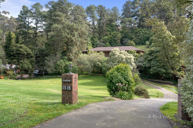 1315 Curry Road, Park Orchards, VIC 3114 House for Sale