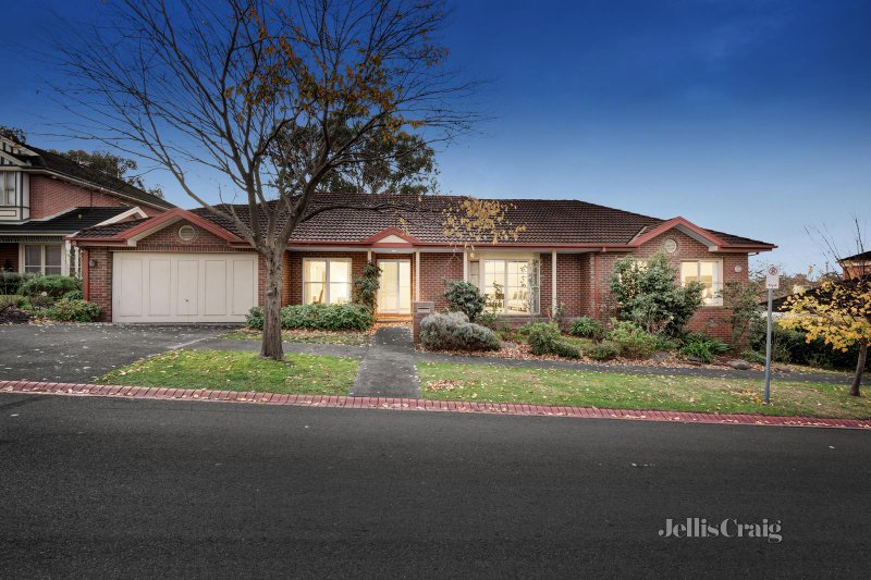 13 Hutchinson Drive, Kew, VIC 3101 House for Sale