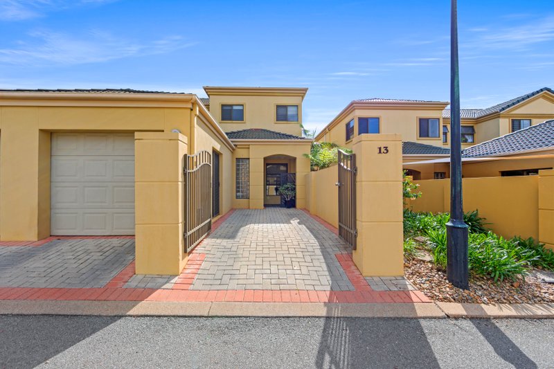 ROBINA property image