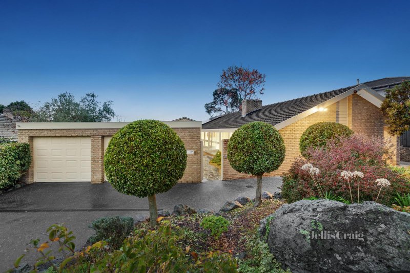 134 Lawrence Road, Mount Waverley, VIC 3149 House for Sale