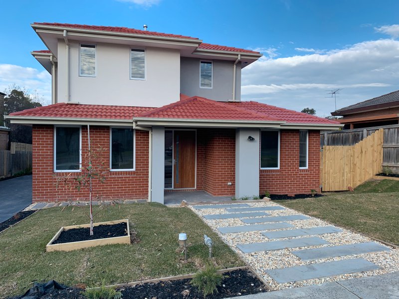 1/4 Radleigh Drive Wheelers Hill - Image1