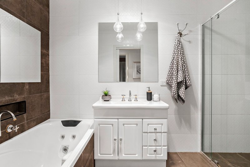 15 Innisfallen Avenue, Templestowe 15 Innisfallen Avenue, Templestowe