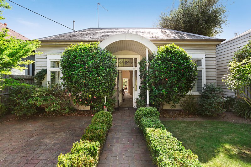 15 Mathoura Road, Toorak, VIC 3142 House for Sale