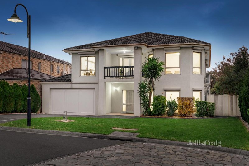 15 Montvale Mews, Mount Waverley, VIC 3149 House for Sale